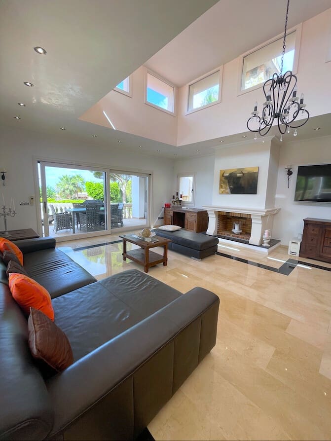 3 quarto Moradia para arrendar em Costa de la Calma com piscina - 5 500 € (Ref: 9755229)