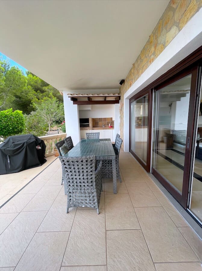 3 quarto Moradia para arrendar em Costa de la Calma com piscina - 5 500 € (Ref: 9755229)