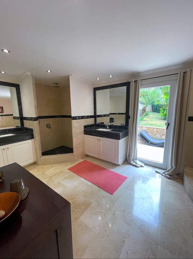 3 quarto Moradia para arrendar em Costa de la Calma com piscina - 5 500 € (Ref: 9755229)