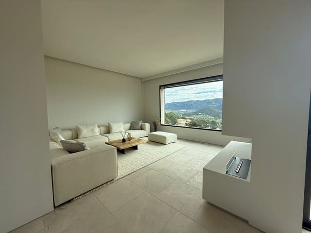 3 bedroom Villa for sale in Puerto de Andratx, Andratx with pool garage - € 2,950,000 (Ref: 9801003)