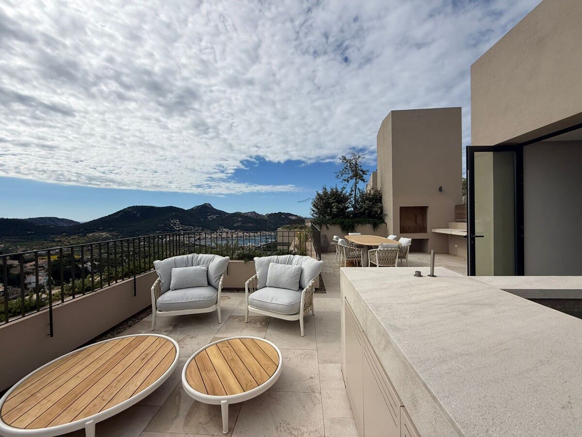 3 bedroom Villa for sale in Puerto de Andratx with pool garage - € 2,950,000 (Ref: 9801003)