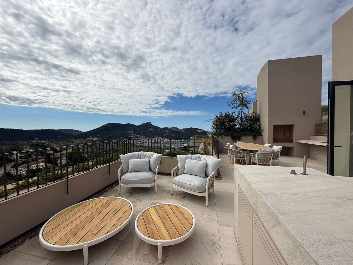 3 bedroom Villa for sale in Puerto de Andratx with pool garage - € 2,950,000 (Ref: 9801003)