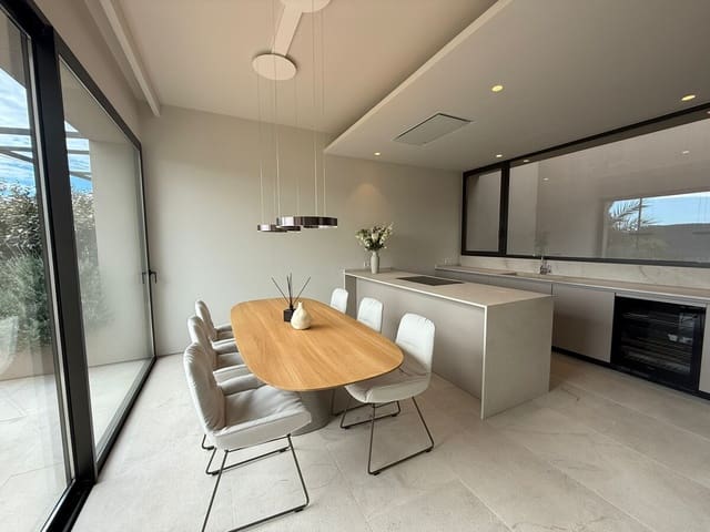 3 bedroom Villa for sale in Puerto de Andratx, Andratx with pool garage - € 2,950,000 (Ref: 9801003)