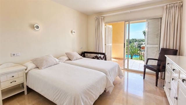 2 Zimmer Wohnung zu verkaufen in Santa Ponsa, Calvià mit Pool Garage - 870.000 € (Ref: 9819645)