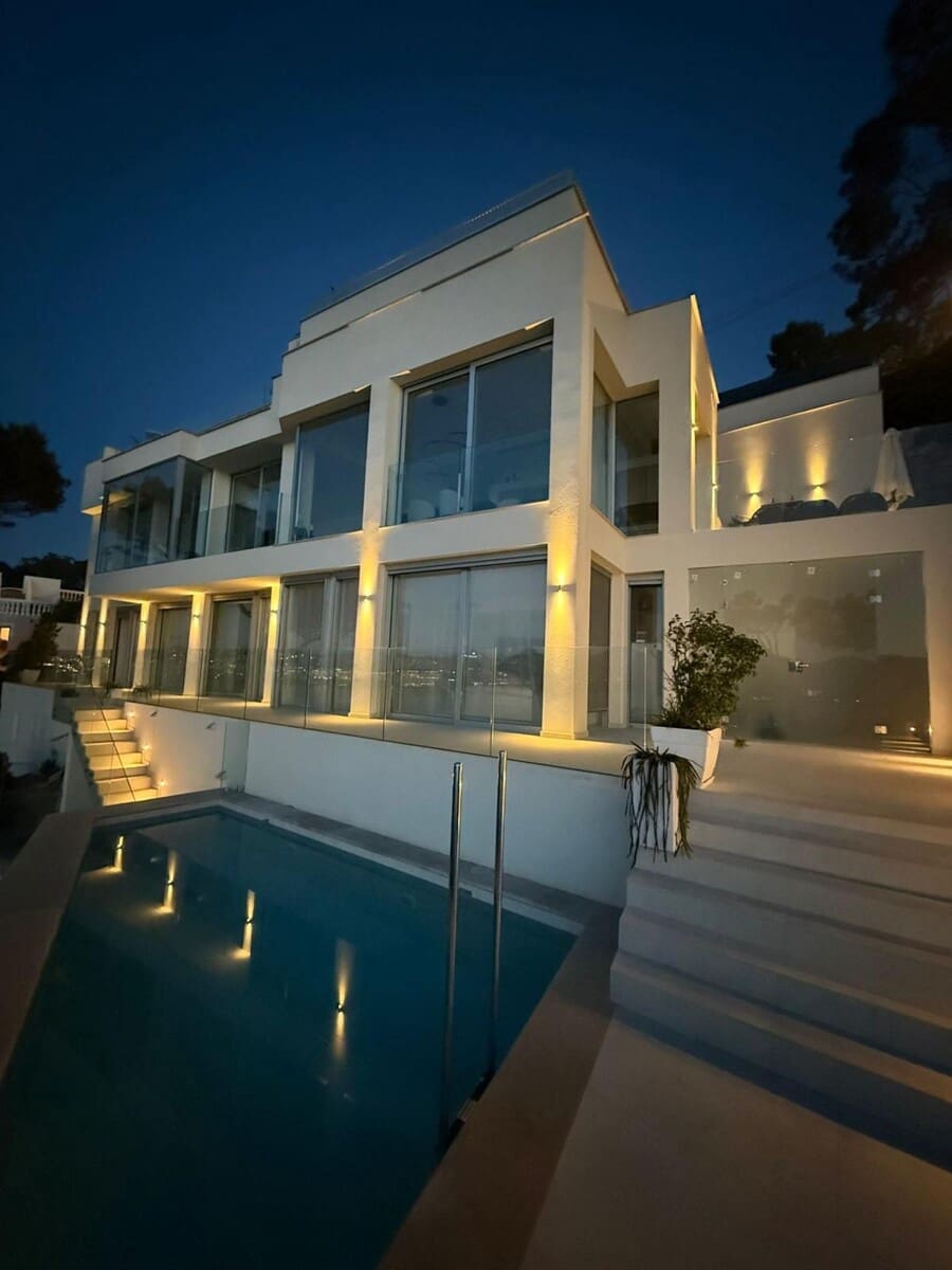 3 slaapkamer Villa te koop in Santa Ponsa met zwembad garage - € 7.750.000 (Ref: 9833050)