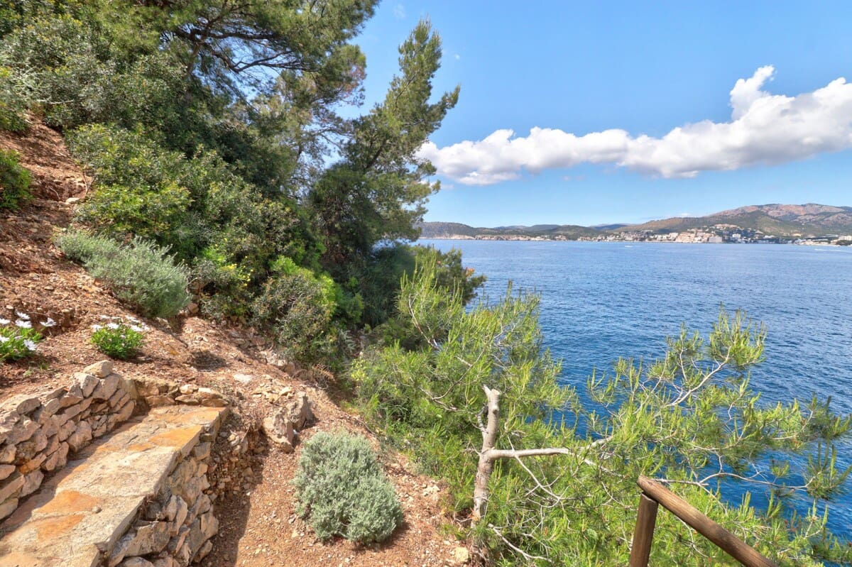 3 slaapkamer Villa te koop in Santa Ponsa met zwembad garage - € 7.750.000 (Ref: 9833050)