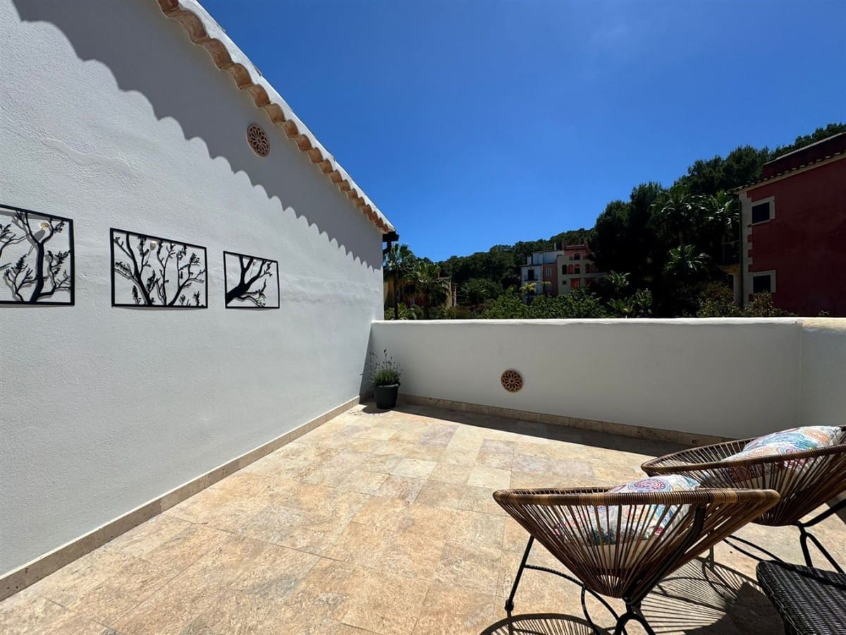 3 bedroom Villa for sale in Santa Ponsa with pool garage - € 930,000 (Ref: 9844585)