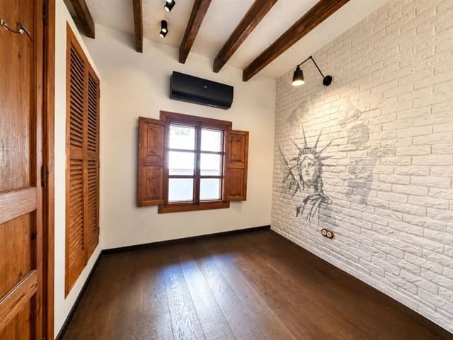 3 sypialnia Willa na sprzedaż w Llucmajor z garażem - 990 000 € (Ref: 9869679)