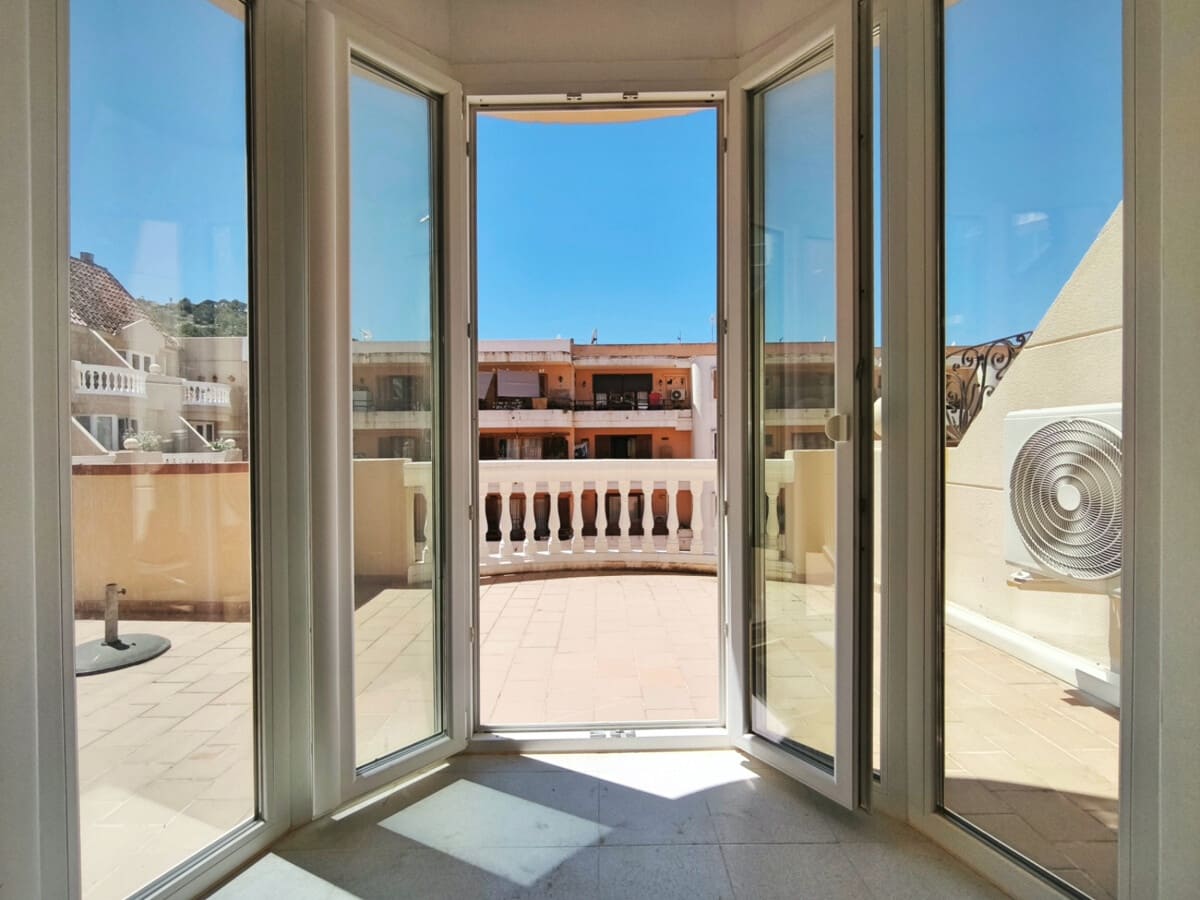 2 bedroom Flat for sale in Puerto de Andratx with garage - € 495,000 (Ref: 9926501)