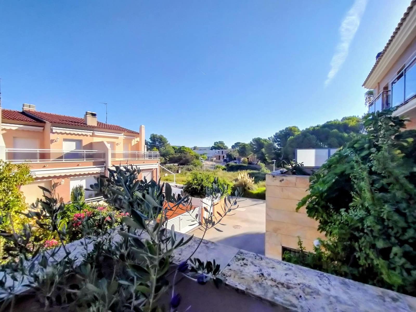 4 bedroom Terraced Villa for sale in El Vendrell with garage - € 375,000 (Ref: 10110972)