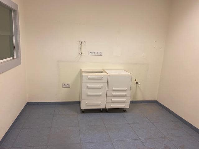 Kommersiell til salgs i Vilanova i la Geltrú - € 160 000 (Ref: 8454552)