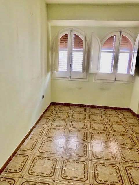 6 soverom Hus til salgs i Vilanova i la Geltru - € 350 000 (Ref: 8532022)