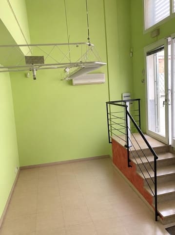 Erhverv til salg i Vilanova i la Geltrú med garage - € 198.500 (Ref: 8662409)