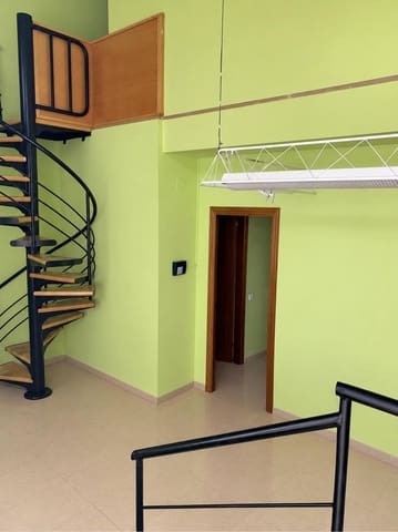 Erhverv til salg i Vilanova i la Geltrú med garage - € 198.500 (Ref: 8662409)