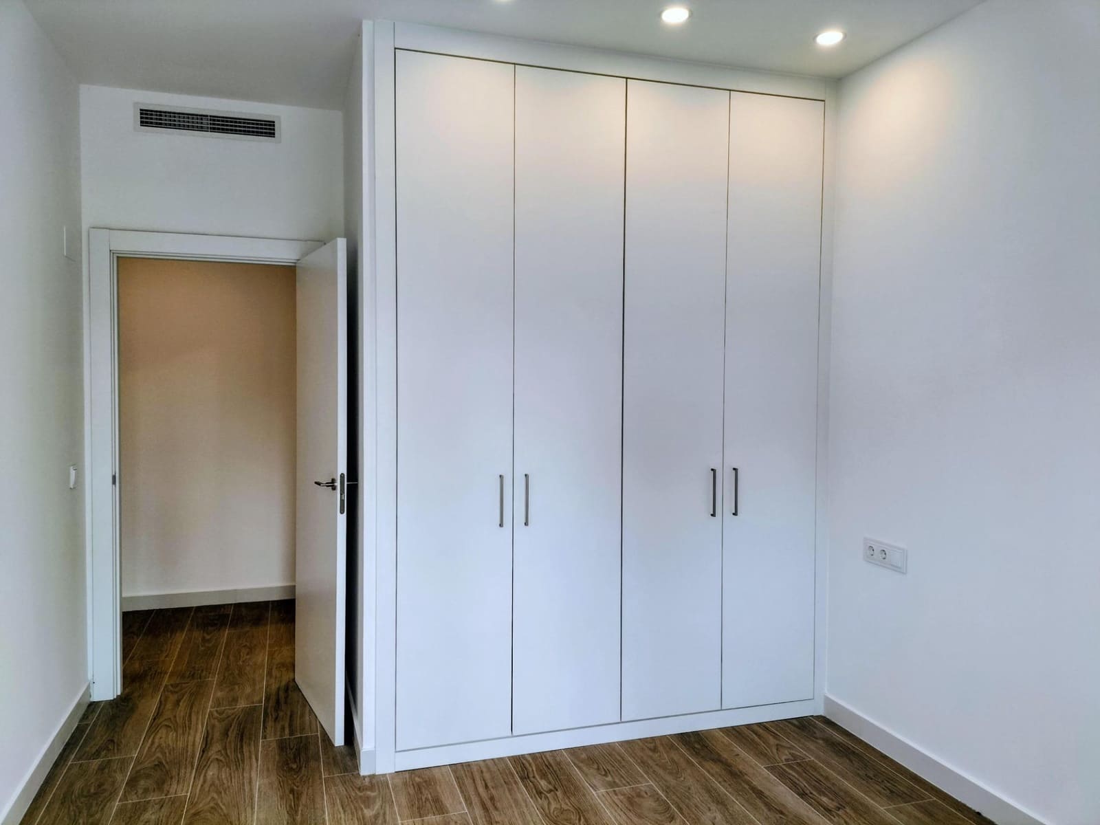 3 sypialnia Apartament na sprzedaż w Vilanova i la Geltru z basenem - 400 000 € (Ref: 8662410)