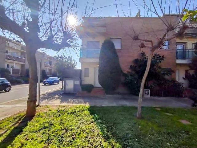 4 bedroom Terraced Villa for sale in El Vendrell with pool garage - € 345,000 (Ref: 8779612)