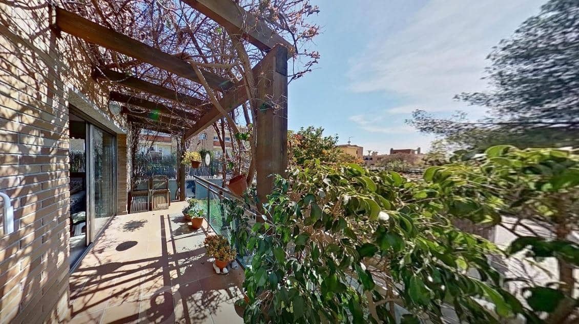 Adosado de 4 habitaciones en El Vendrell en venta con piscina garaje - 345.000 € (Ref: 8779612)