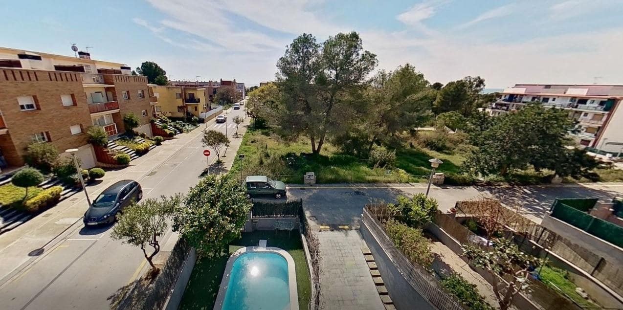 Adosado de 4 habitaciones en El Vendrell en venta con piscina garaje - 345.000 € (Ref: 8779612)