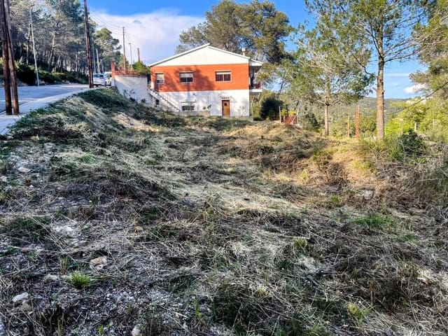 Tontti myytävänä paikassa Canyelles - 76 000 € (Ref: 8916151)