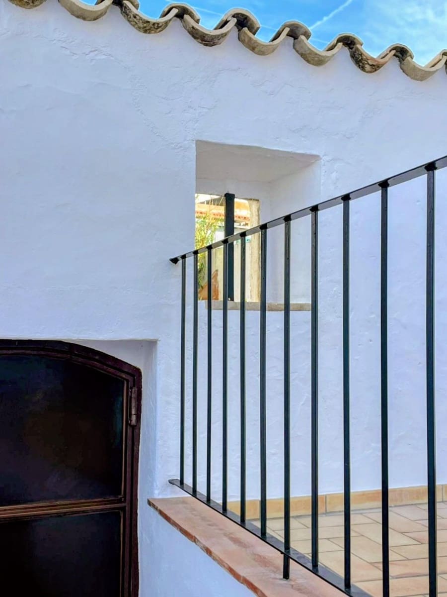 5 bedroom Townhouse for sale in Sant Pere de Ribes with garage - € 890,000 (Ref: 9262671)