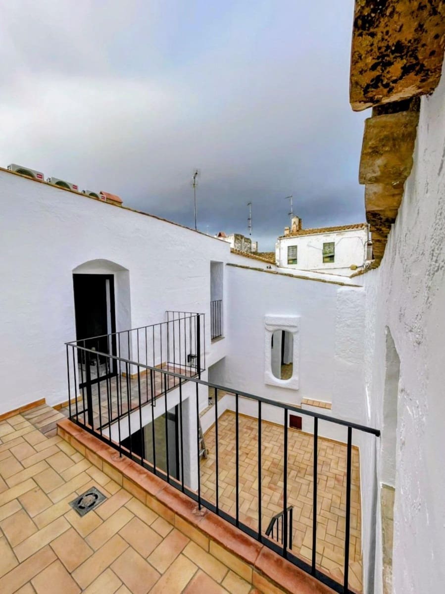 5 bedroom Townhouse for sale in Sant Pere de Ribes with garage - € 890,000 (Ref: 9262671)