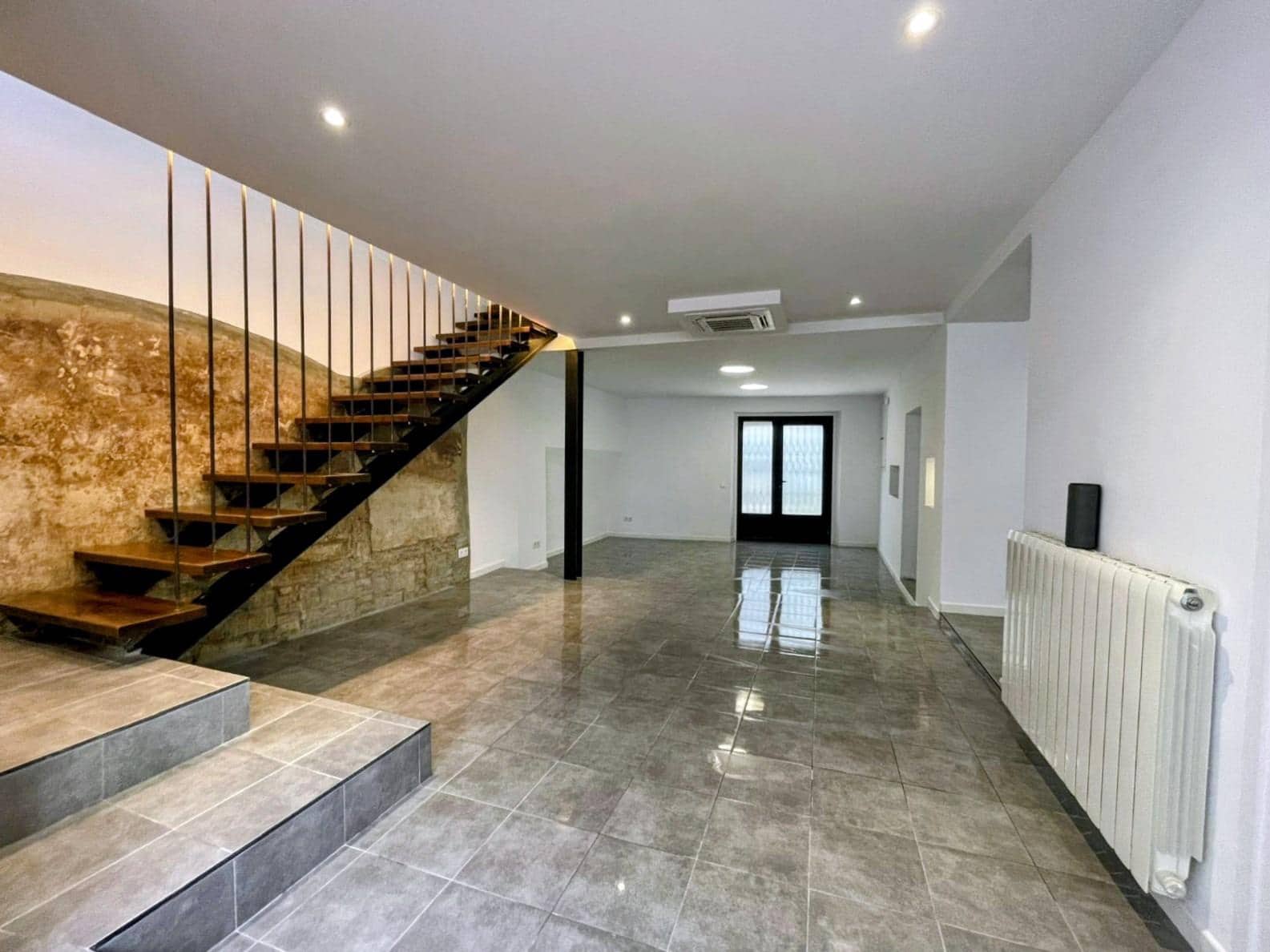 5 bedroom Townhouse for sale in Sant Pere de Ribes with garage - € 890,000 (Ref: 9262671)