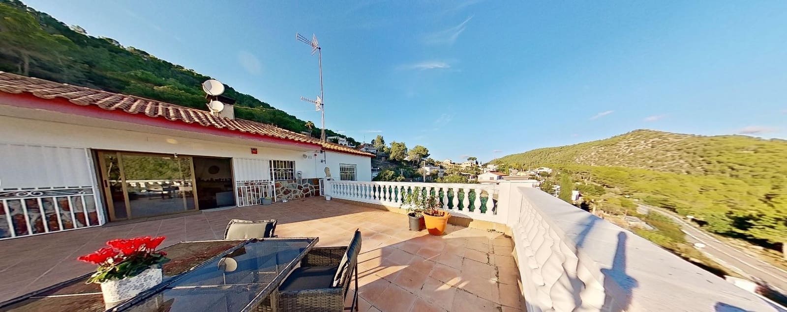 6 sypialnia Willa na sprzedaż w Olivella z basenem garażem - 369 000 € (Ref: 9342126)