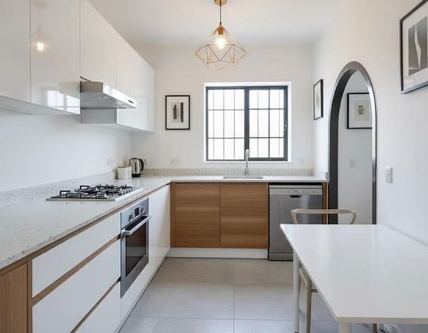 6 bedroom Villa for sale in Olivella with pool garage - € 369,000 (Ref: 9342126)