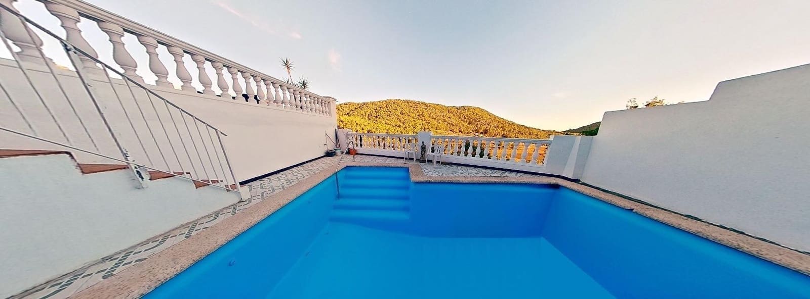 6 chambre Villa/Maison à vendre à Olivella avec piscine garage - 369 000 € (Ref: 9342126)