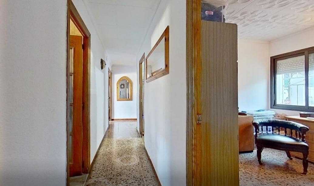 6 chambre Villa/Maison à vendre à Olivella avec piscine garage - 369 000 € (Ref: 9342126)