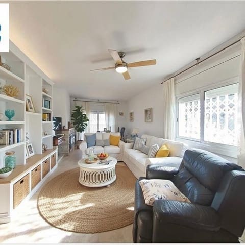 4 slaapkamer Villa te koop in Calafell met garage - € 500.000 (Ref: 9424457)