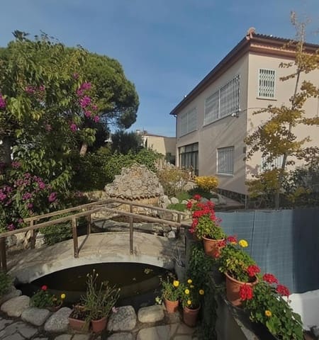 4 slaapkamer Villa te koop in Calafell met garage - € 500.000 (Ref: 9424457)