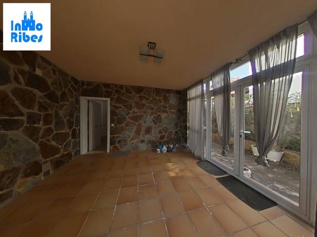 4 slaapkamer Villa te koop in Calafell met garage - € 500.000 (Ref: 9424457)