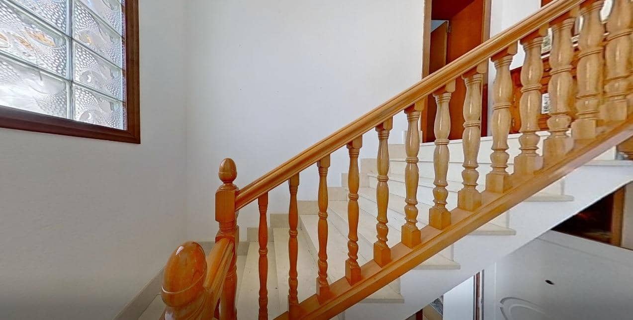 Chalet de 4 habitaciones en Calafell en venta con garaje - 540.000 € (Ref: 9424457)