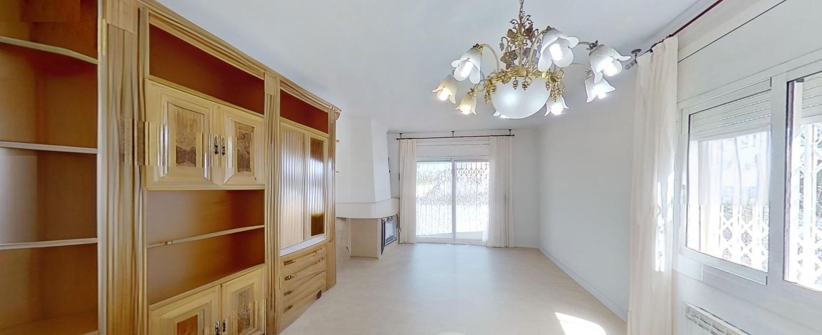 Chalet de 4 habitaciones en Calafell en venta con garaje - 540.000 € (Ref: 9424457)