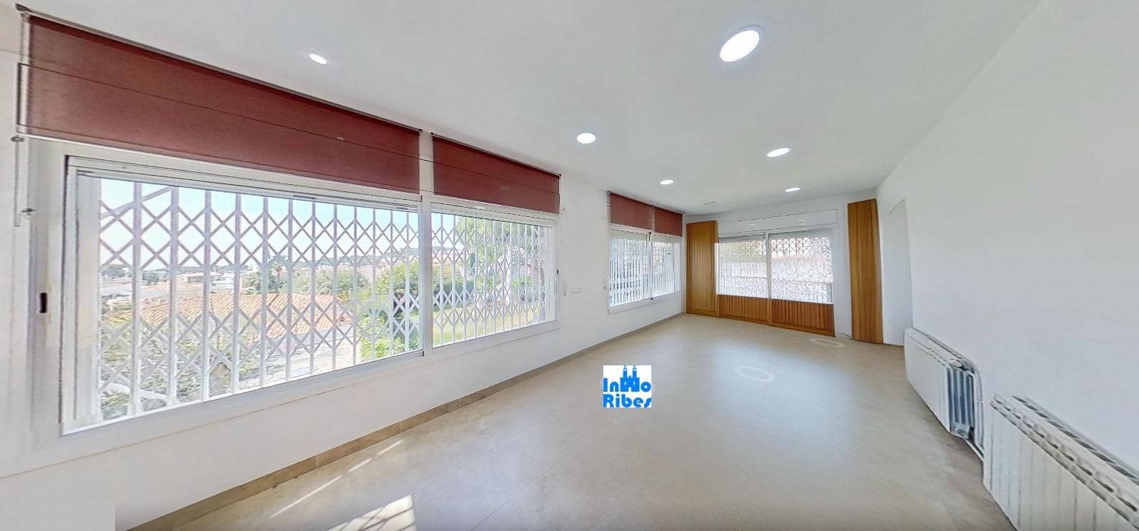 Chalet de 4 habitaciones en Calafell en venta con garaje - 540.000 € (Ref: 9424457)