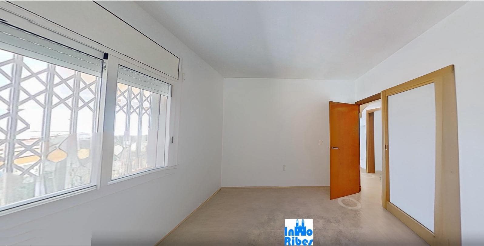Chalet de 4 habitaciones en Calafell en venta con garaje - 540.000 € (Ref: 9424457)