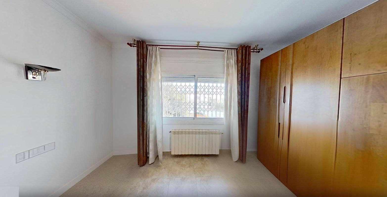 Chalet de 4 habitaciones en Calafell en venta con garaje - 540.000 € (Ref: 9424457)