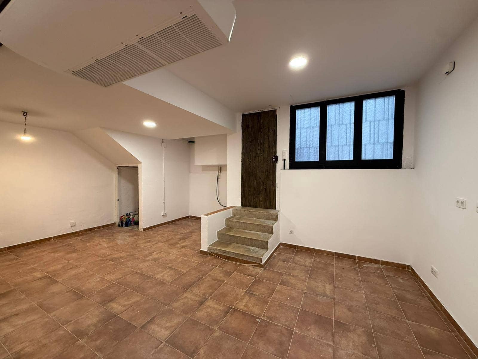 Comercial para arrendar em Sitges - 1 200 € (Ref: 9433511)