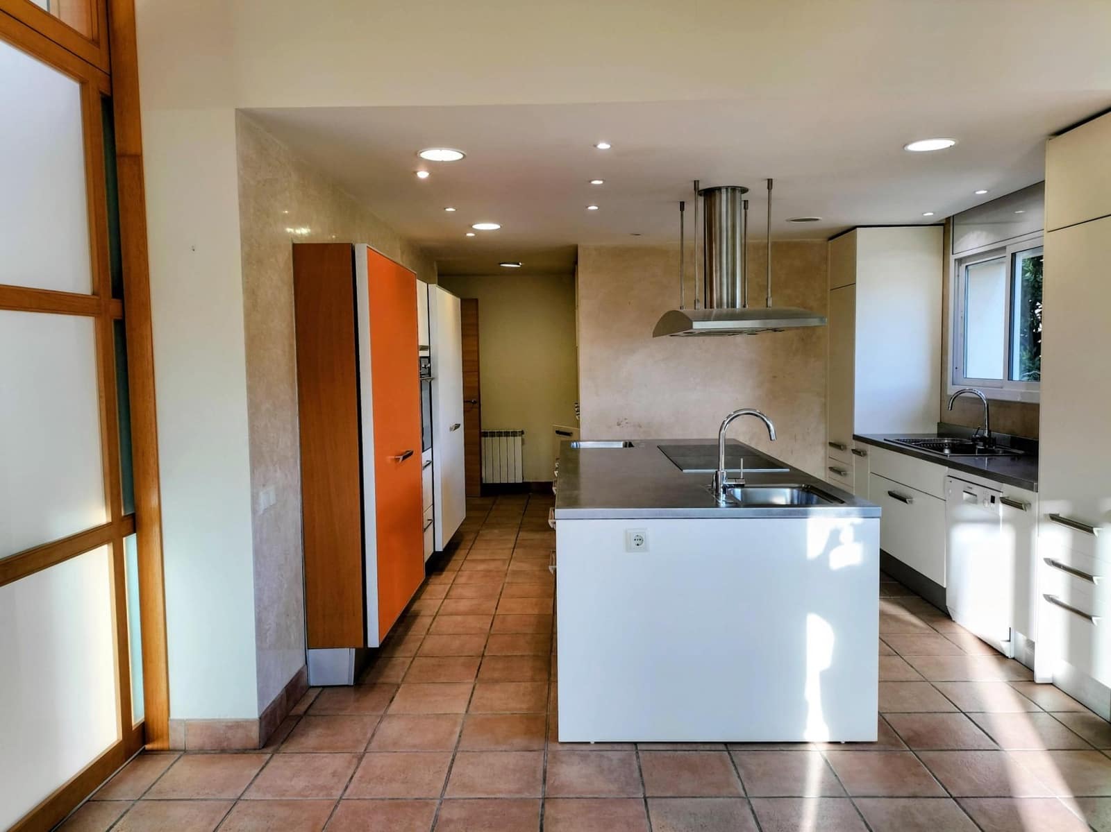 Chalet de 5 habitaciones en Canyelles en venta con piscina - 600.000 € (Ref: 9452795)