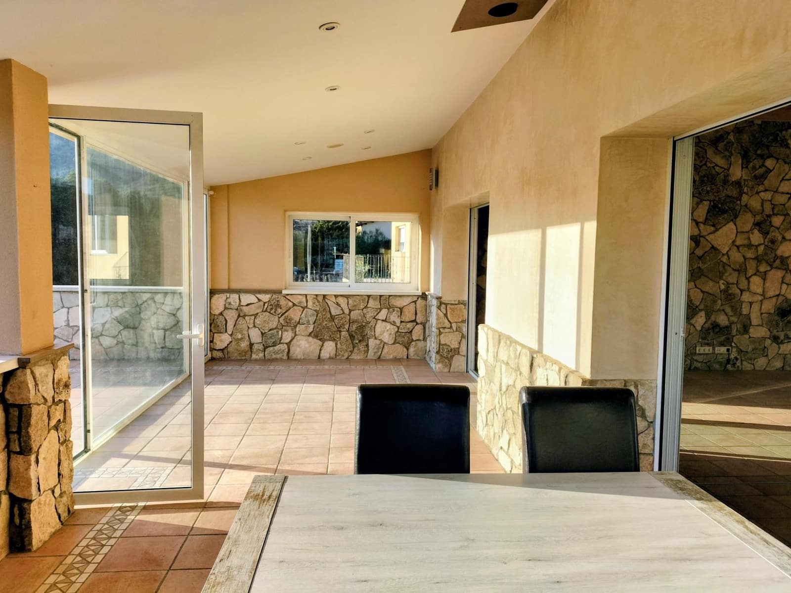 Chalet de 5 habitaciones en Canyelles en venta con piscina - 600.000 € (Ref: 9452795)