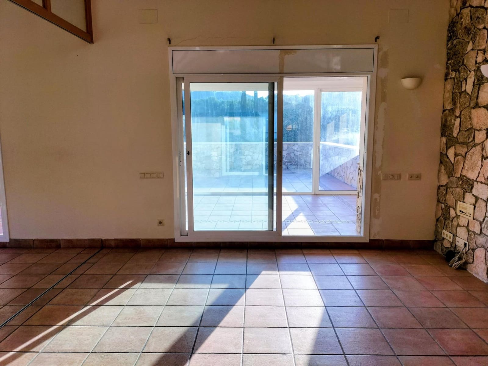 Chalet de 5 habitaciones en Canyelles en venta con piscina - 600.000 € (Ref: 9452795)