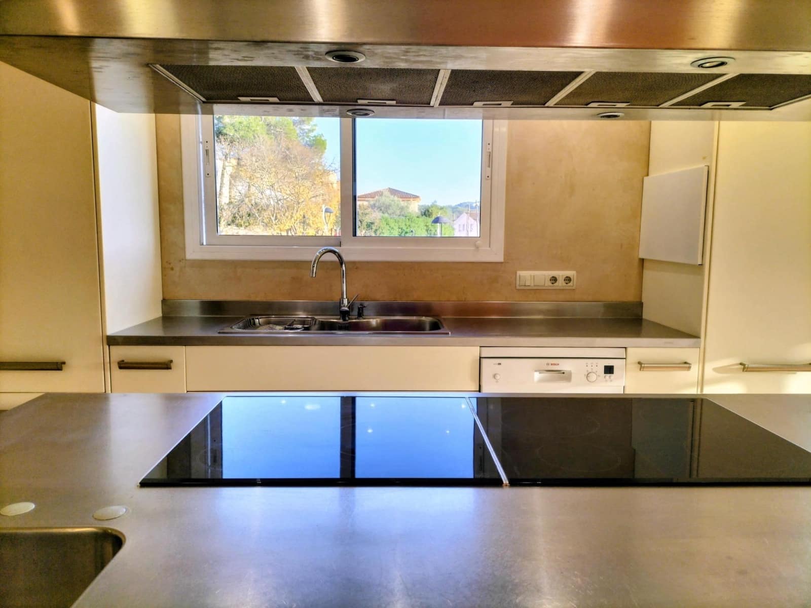 Chalet de 5 habitaciones en Canyelles en venta con piscina - 600.000 € (Ref: 9452795)