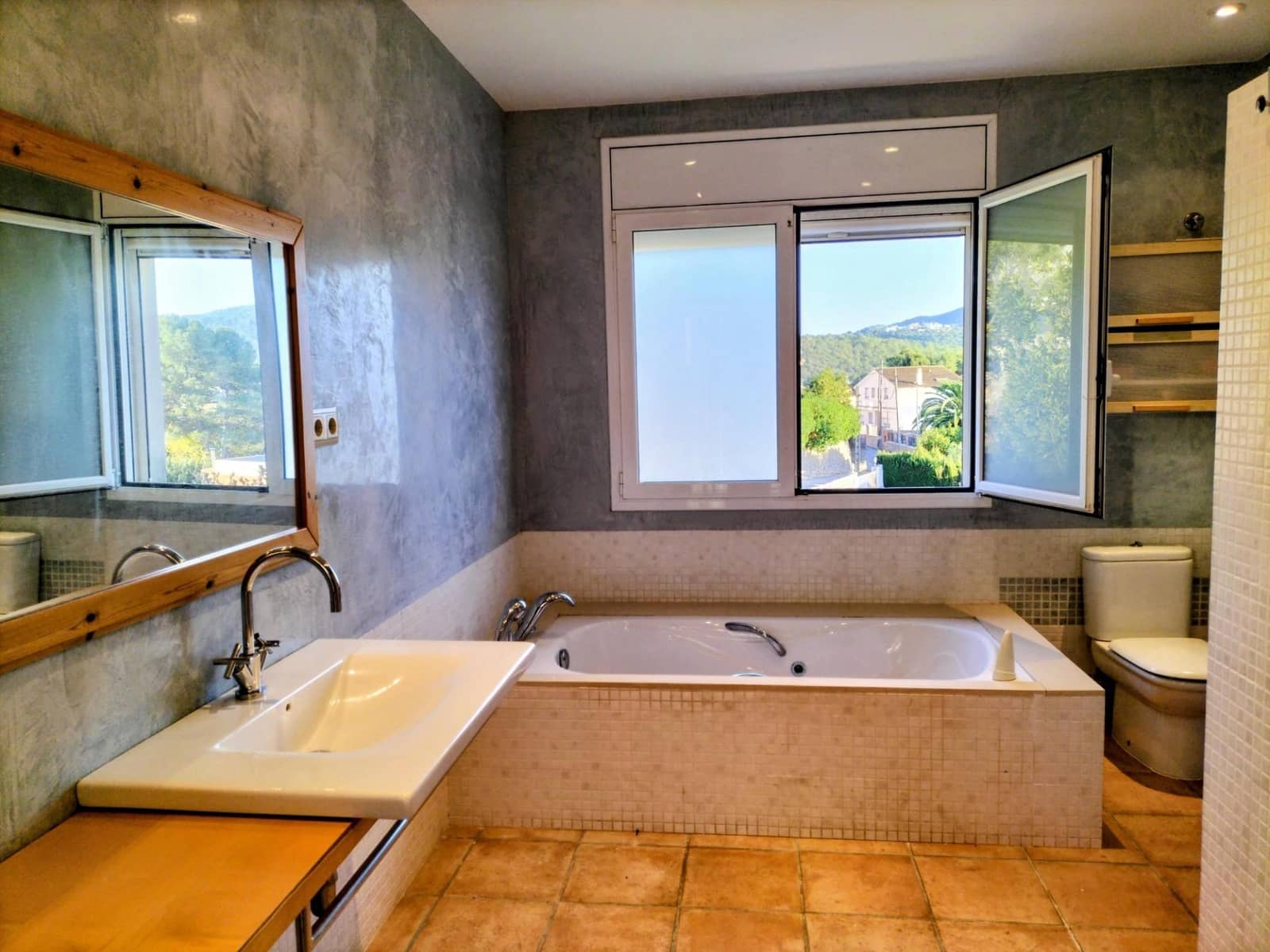 Chalet de 5 habitaciones en Canyelles en venta con piscina - 600.000 € (Ref: 9452795)