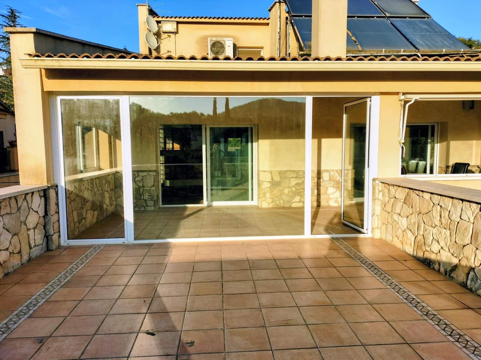 Chalet de 5 habitaciones en Canyelles en venta con piscina - 600.000 € (Ref: 9452795)