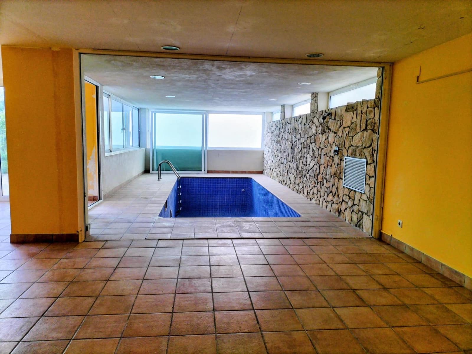 Chalet de 5 habitaciones en Canyelles en venta con piscina - 600.000 € (Ref: 9452795)