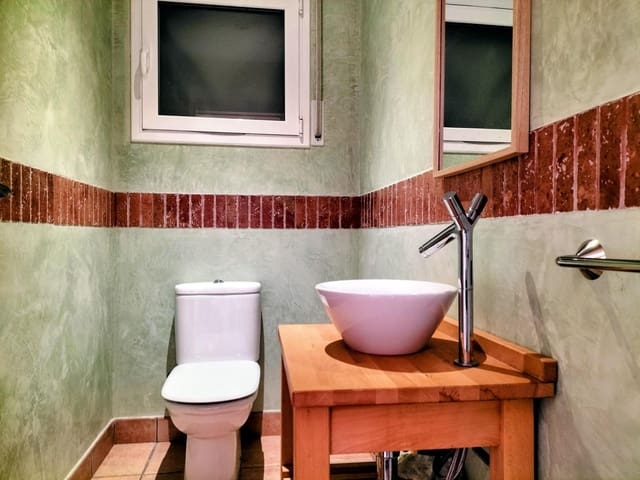 Chalet de 5 habitaciones en Canyelles en venta con piscina - 600.000 € (Ref: 9452795)