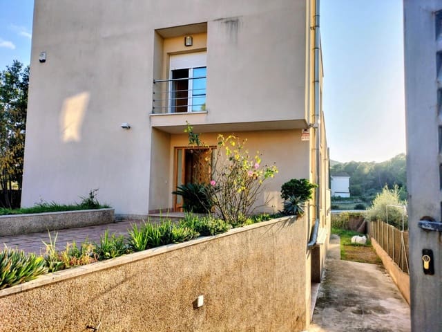 Chalet de 5 habitaciones en Canyelles en venta con piscina - 600.000 € (Ref: 9452795)