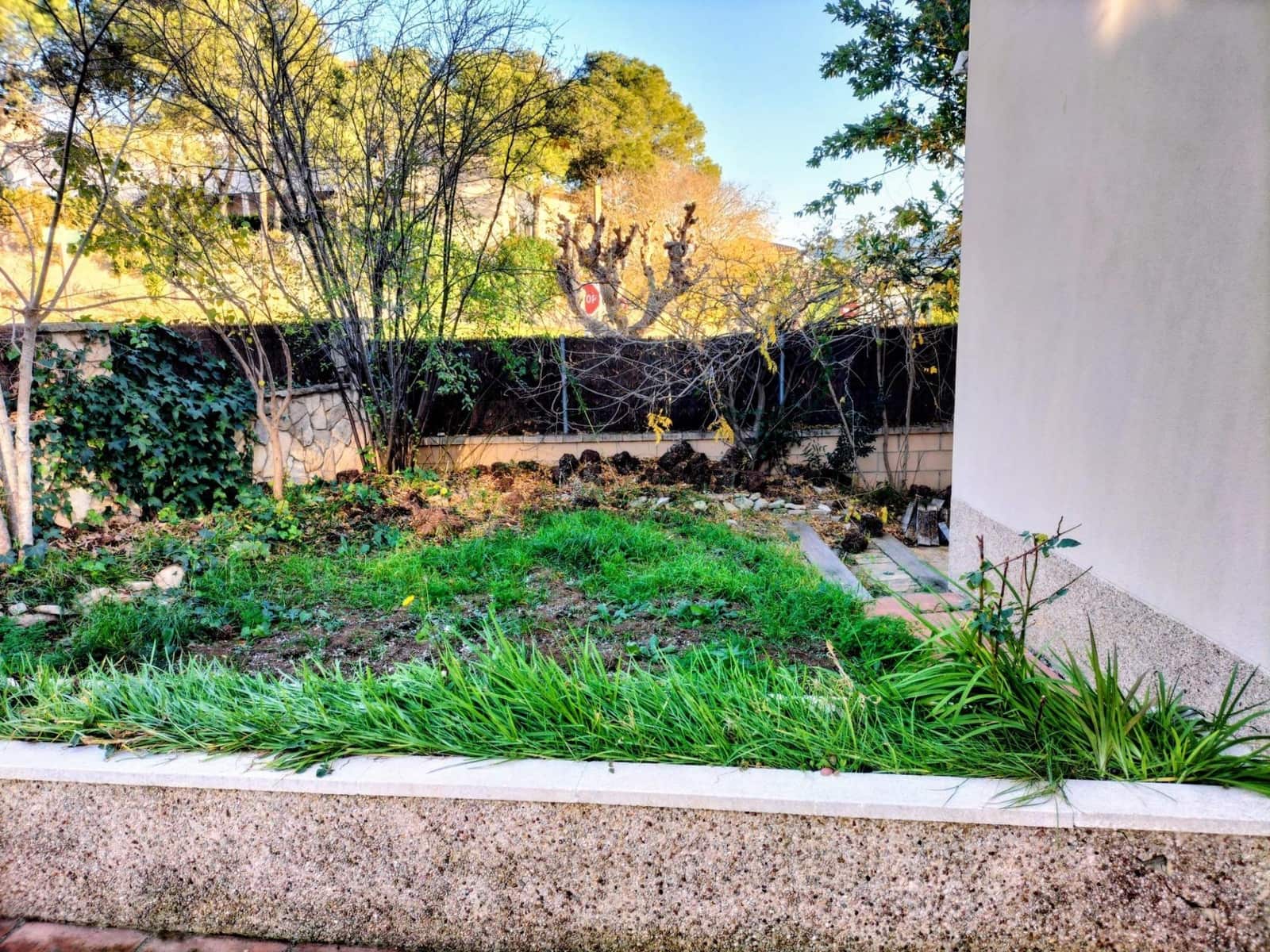 Chalet de 5 habitaciones en Canyelles en venta con piscina - 600.000 € (Ref: 9452795)