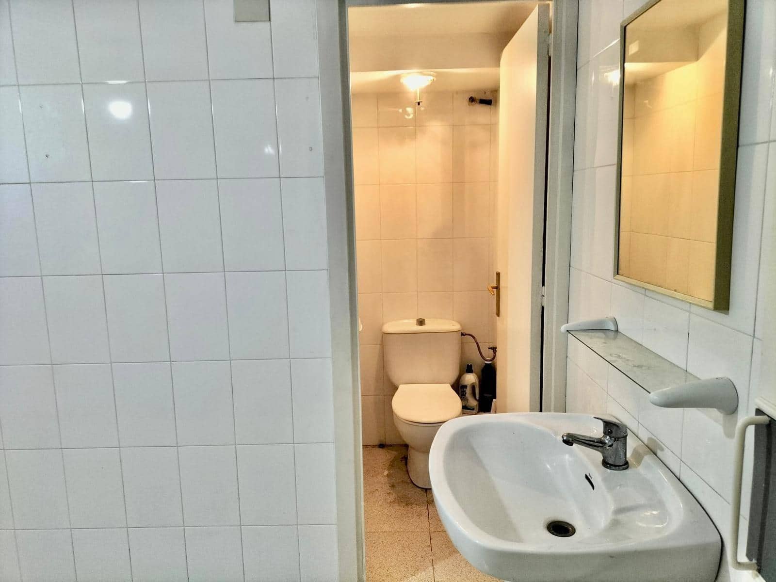 Local Commercial à louer à Sant Pere de Ribes - 1 500 € (Ref: 9474945)